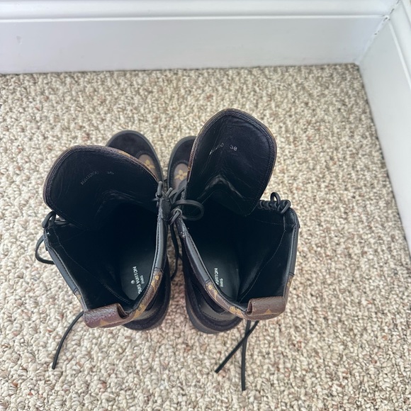 Louis Vuitton Black and Brown Lace Up Boots - Picture 5 of 8